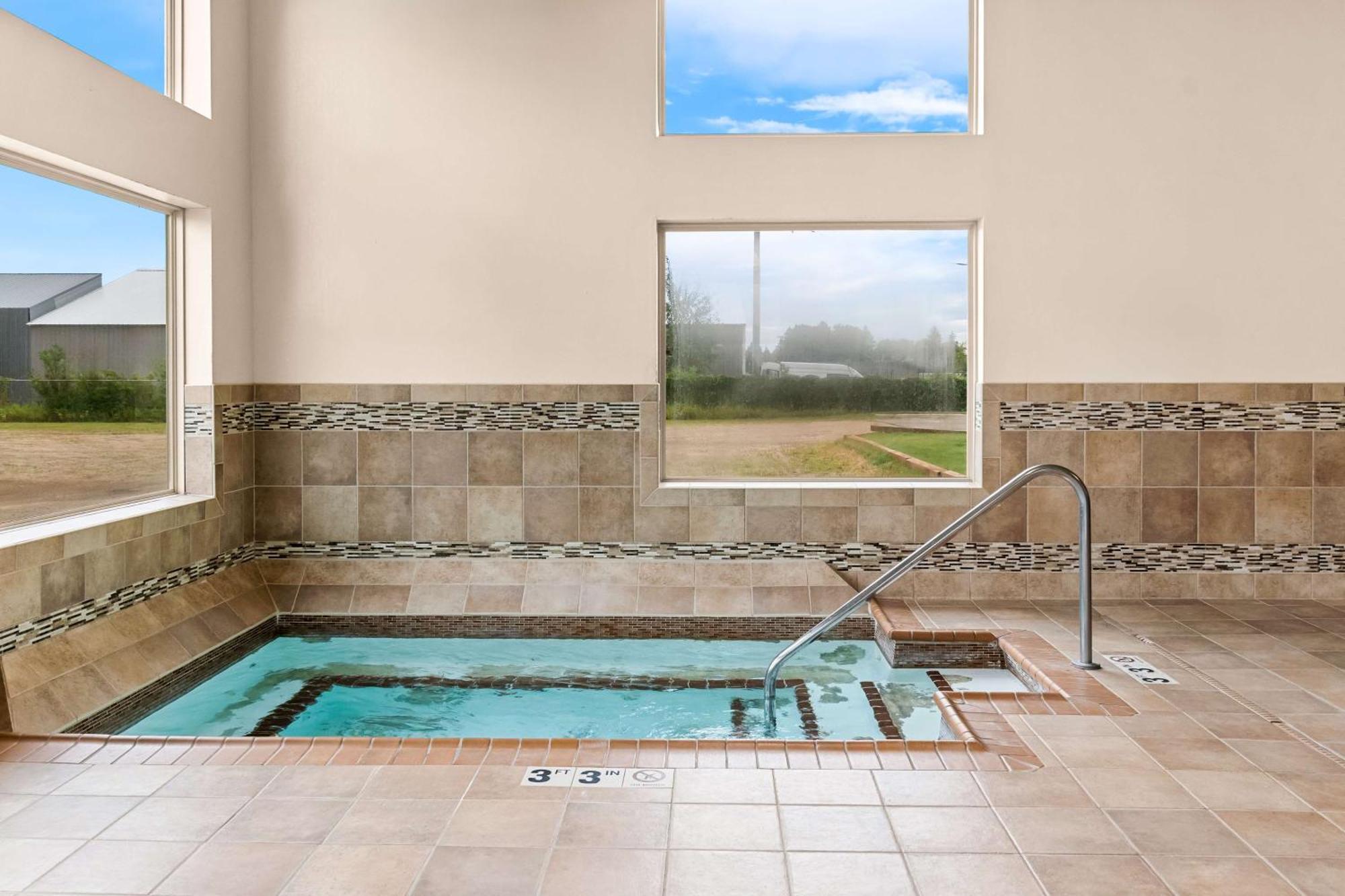 Heartland Inn & Suites, Surestay Collection By Best Western Park Rapids Экстерьер фото